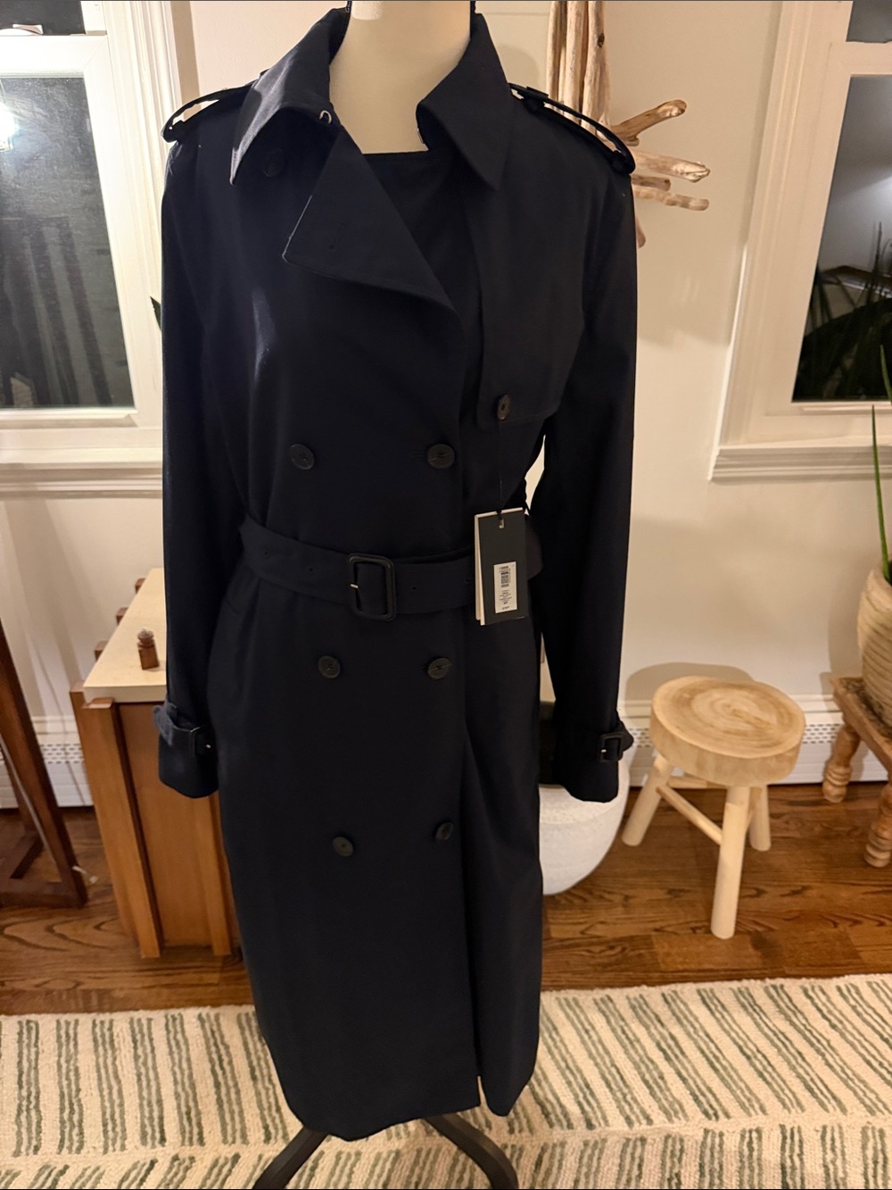 Aritizia Finch dark night navy trench